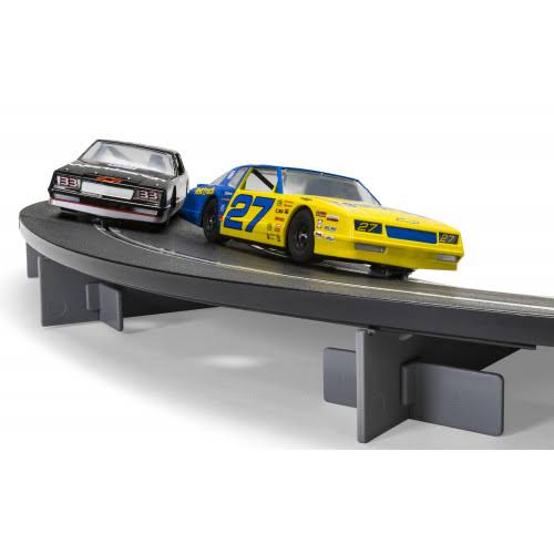 Scalextric Stock Car Challenge 1:32 Race Slot Car Set - Image 7
